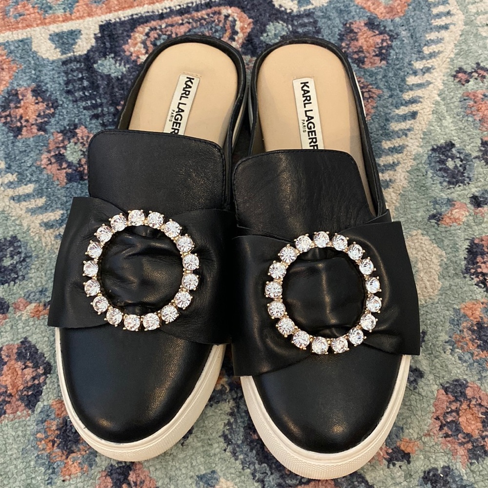 Black leather loafer size 8